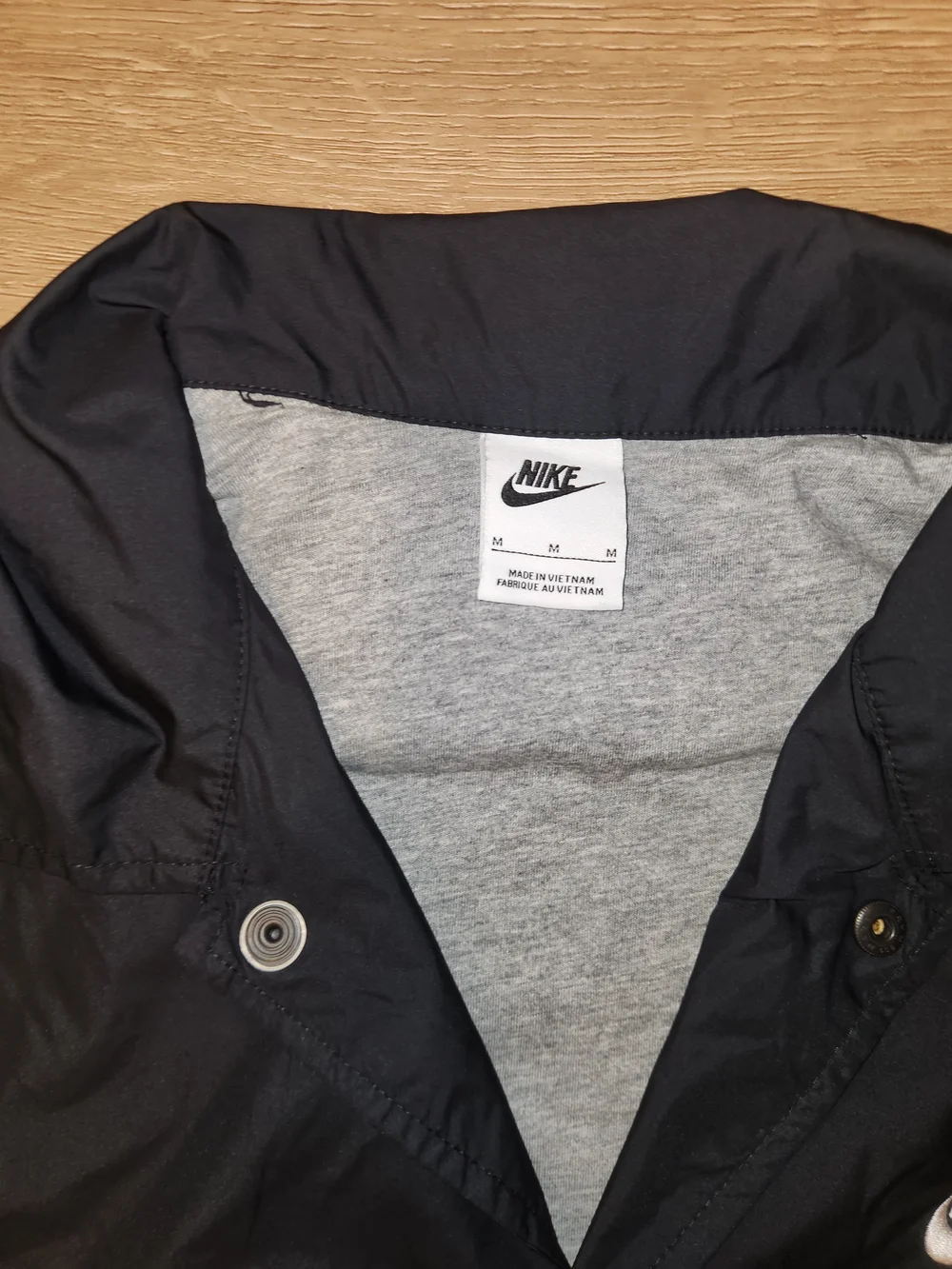 Nike Men's Med Black Athletic Jacket Gray Cotton Lined Insulated Button Closures
